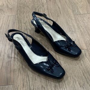 Easy Street Women's Emerin Navy Size 8W